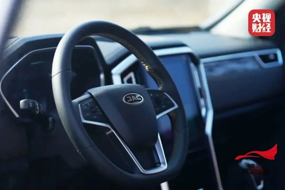 2712161548lr.jpg 2712161548lr.jpg